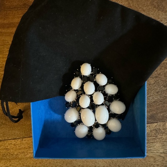 Black and White Large Costume Pear-Shaped Brooch/Pin/Pendant, Marked H. W China - Picture 4 of 8